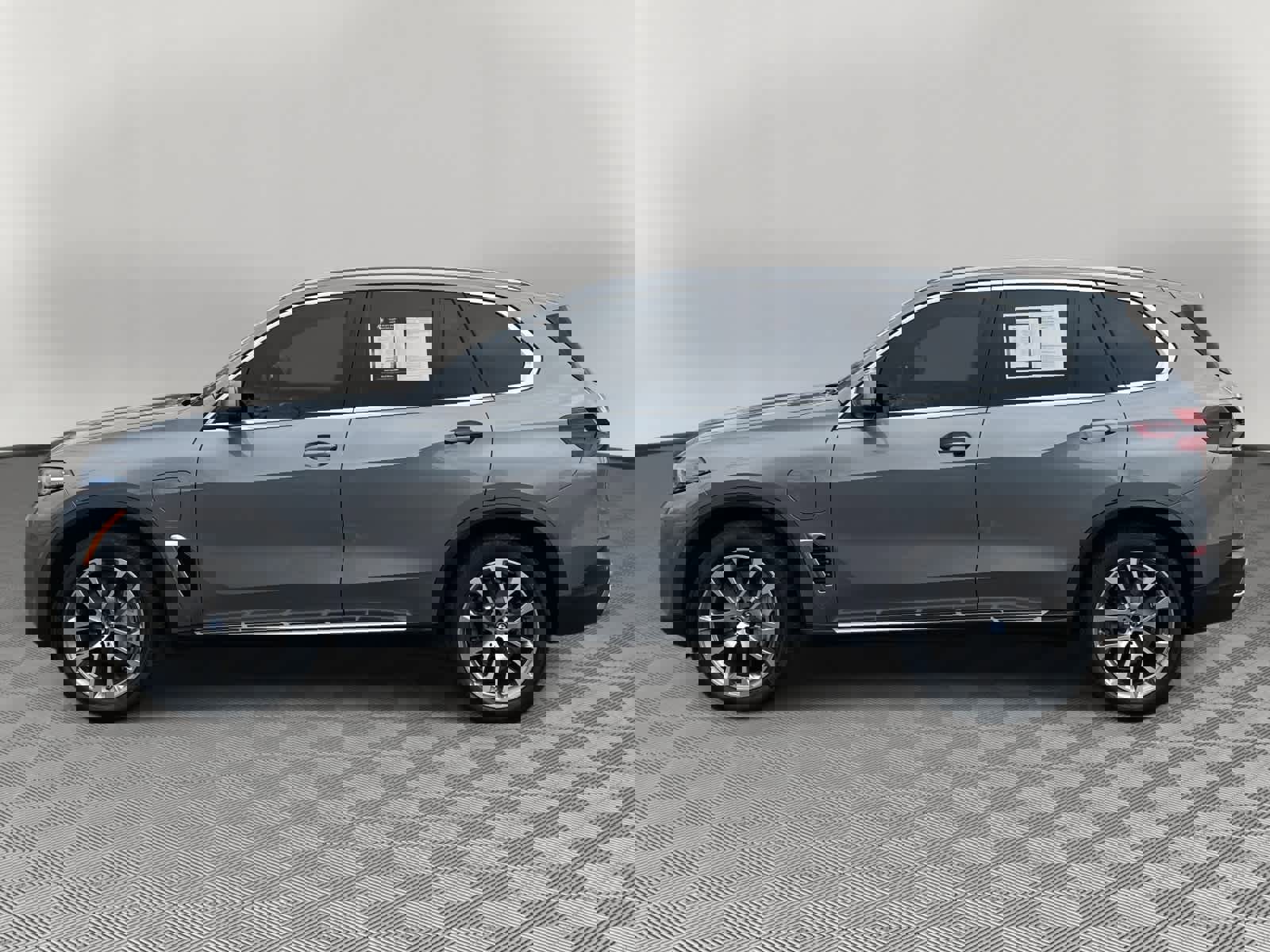 Used 2025 BMW X5 xDrive50e image 8