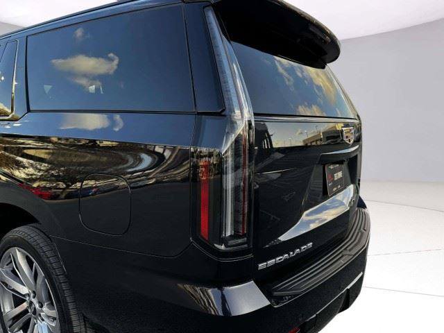 Used 2025 Cadillac Escalade ESV Sport w/ Touring Package AWD/4WD image 14