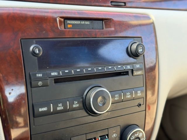 Used 2010 Chevrolet Impala LT w/ Luxury Edition Package image 9