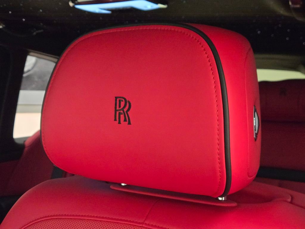 Certified 2022 Rolls-Royce Cullinan Black Badge w/ Dark Exterior Package image 31