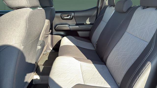 Used 2020 Toyota Tacoma TRD Off-Road w/ Technology Package AWD/4WD image 22