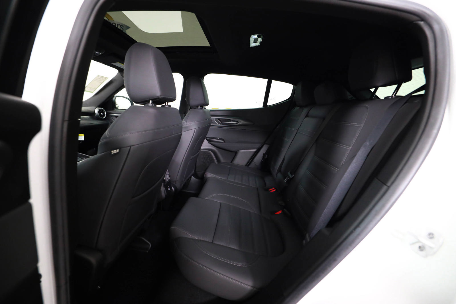 Used 2024 Alfa Romeo Tonale Ti image 17