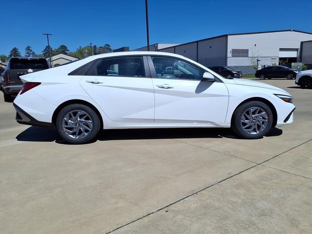 New 2026 Hyundai Elantra Blue image 2