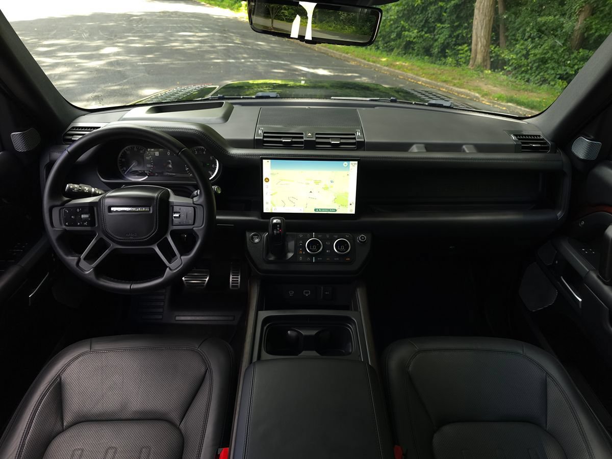 Used 2023 Land Rover Defender 130 X AWD/4WD image 10