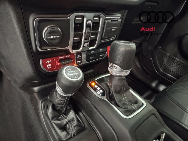 Used 2025 Jeep Gladiator Rubicon w/ Safety Group AWD/4WD image 23