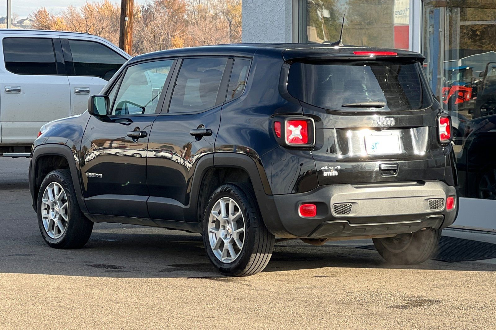 Used 2023 Jeep Renegade Latitude AWD/4WD image 7