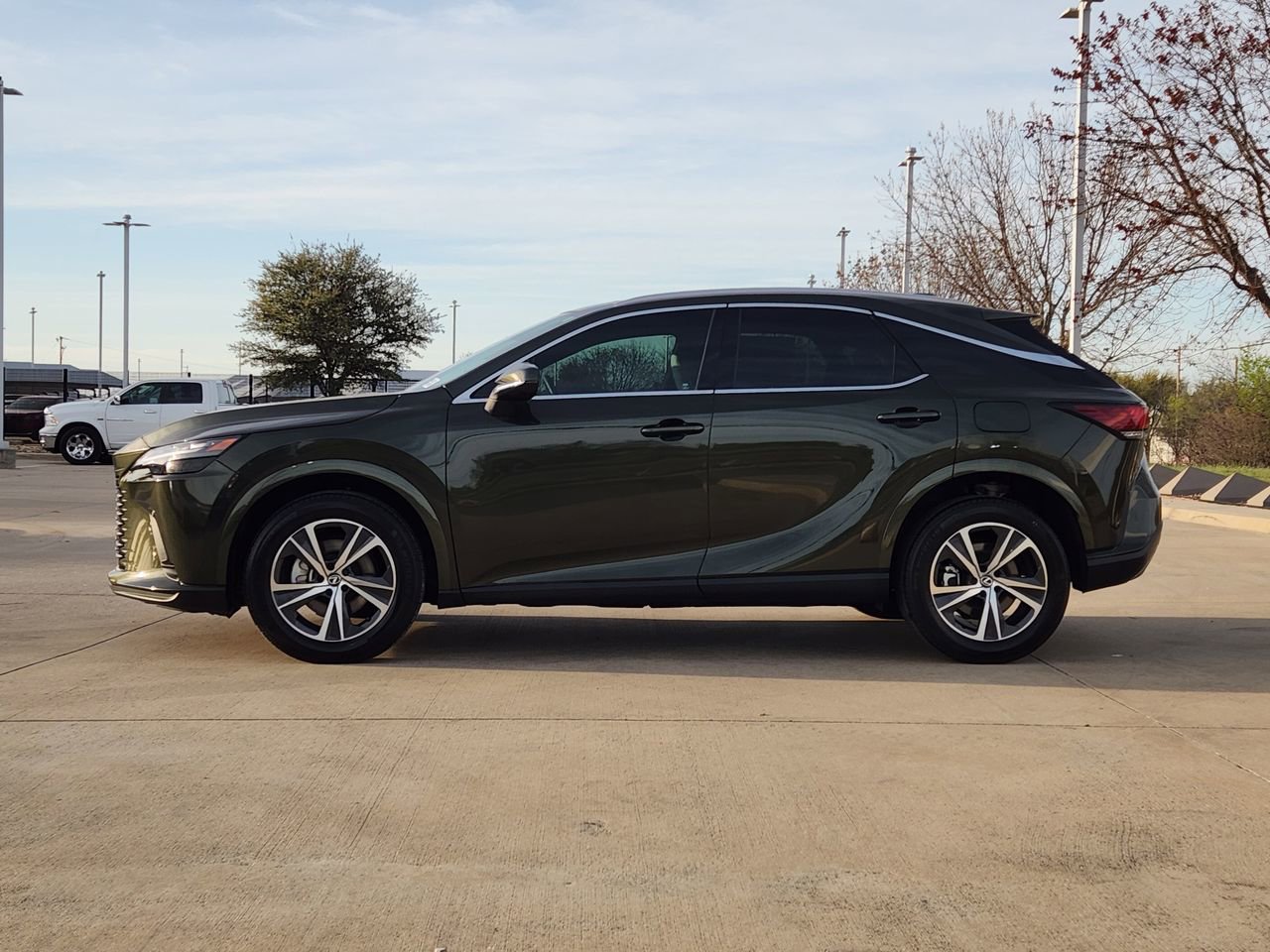 Used 2024 Lexus RX 350 Premium w/ Accessory Package (Z1) image 4