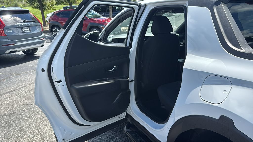 Used 2025 Hyundai Santa Cruz SE AWD/4WD image 26