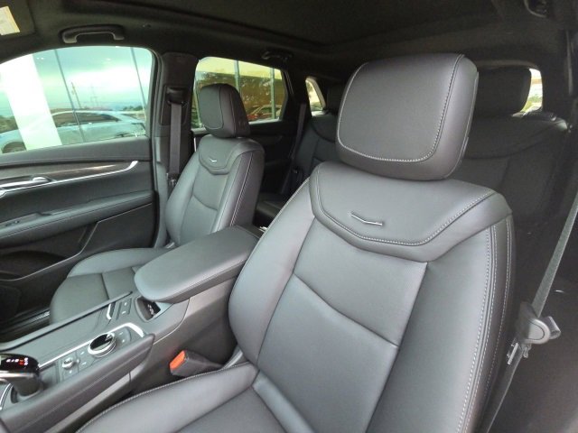 New 2025 Cadillac XT5 Sportv w/ Technology Package image 11
