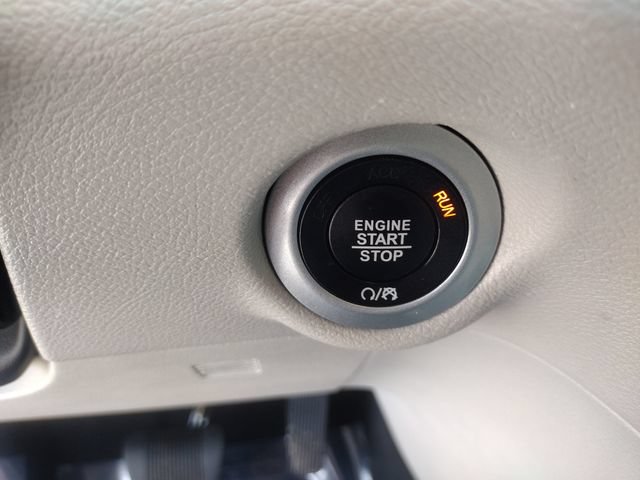Used 2024 Chrysler Pacifica Touring-L FWD image 86
