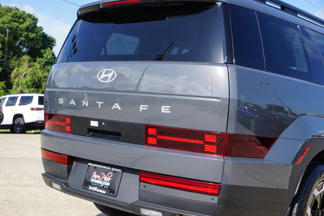 Used 2025 Hyundai Santa Fe SEL FWD image 5