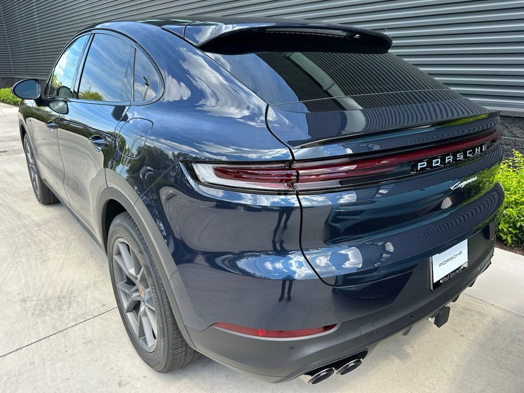 Used 2025 Porsche Cayenne E-Hybrid Coupe image 3