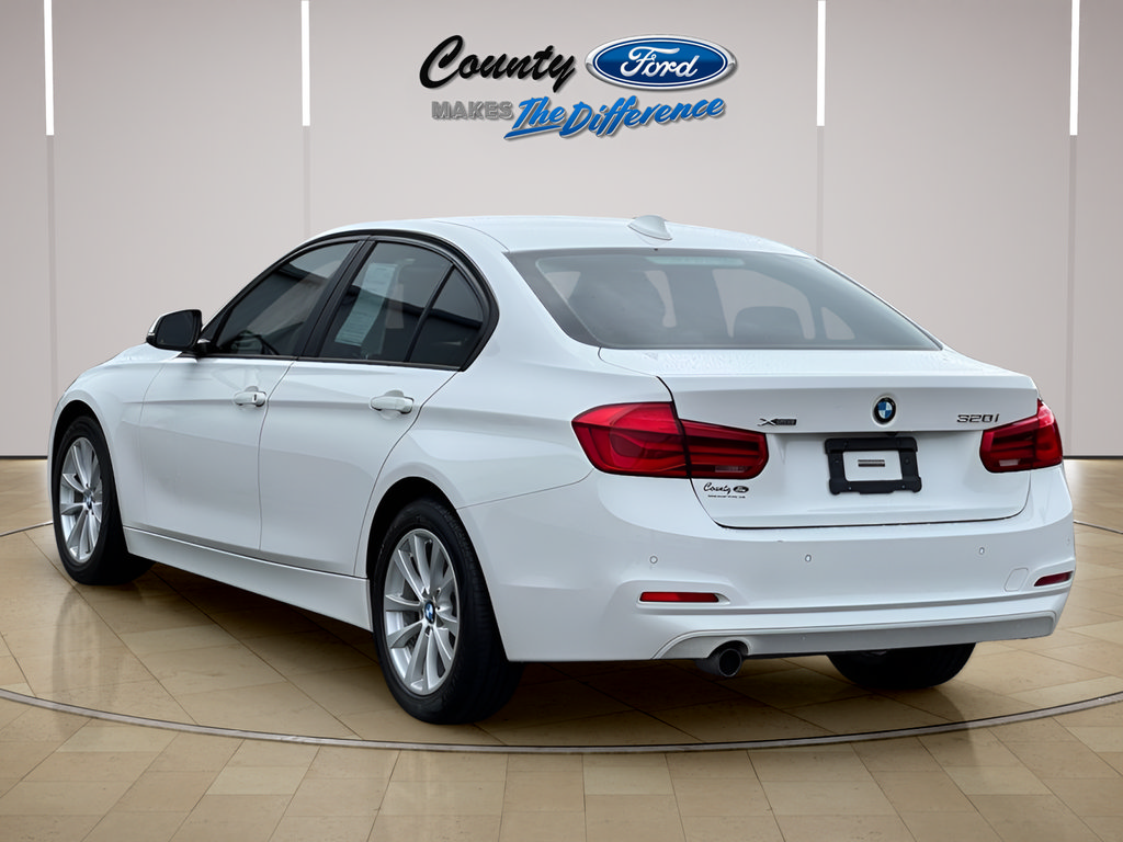 Used 2016 BMW 320i xDrive Sedan AWD/4WD image 6
