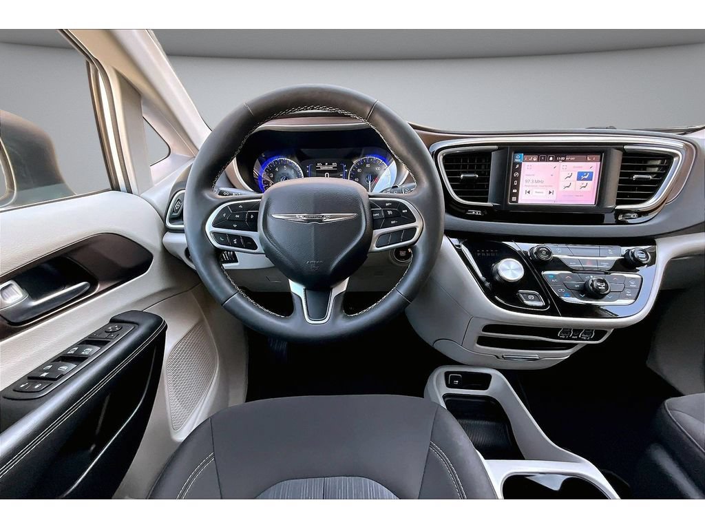 Certified 2024 Chrysler Voyager LX FWD image 8
