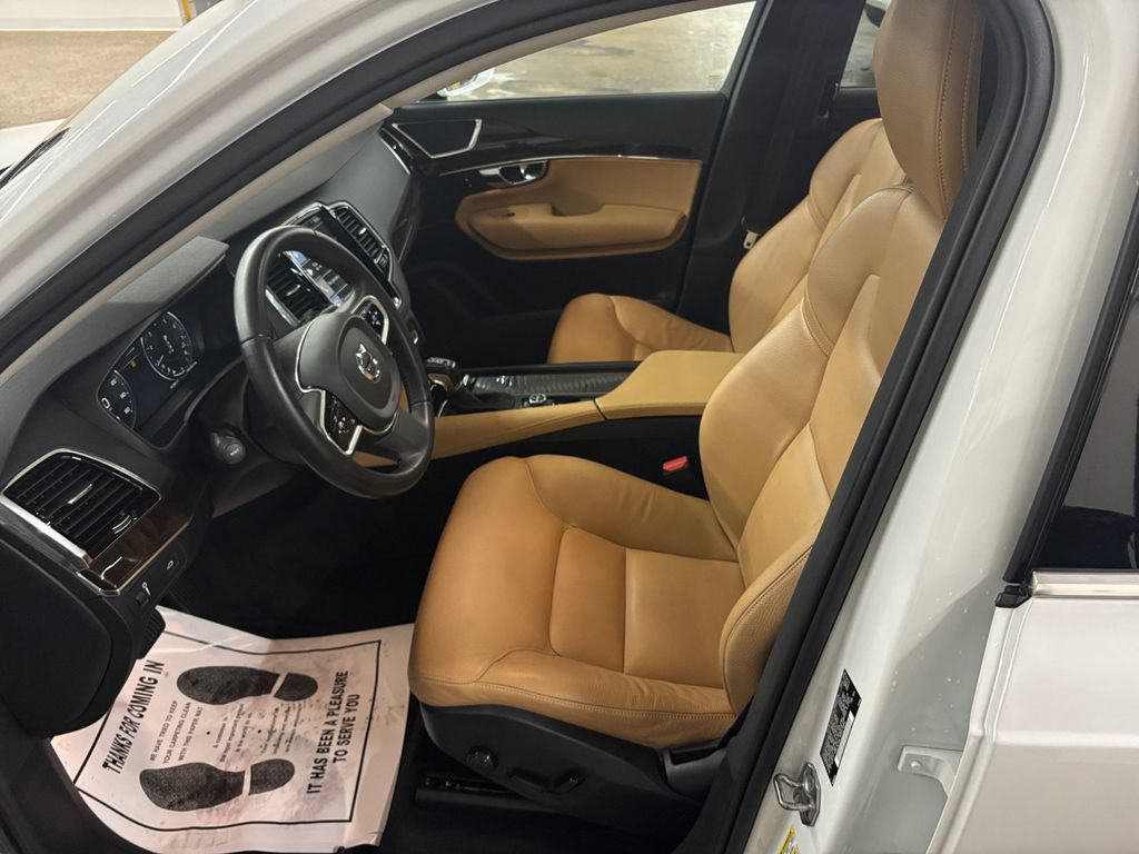 Used 2016 Volvo XC90 T6 Momentum w/ Momentum Plus Package AWD/4WD image 10
