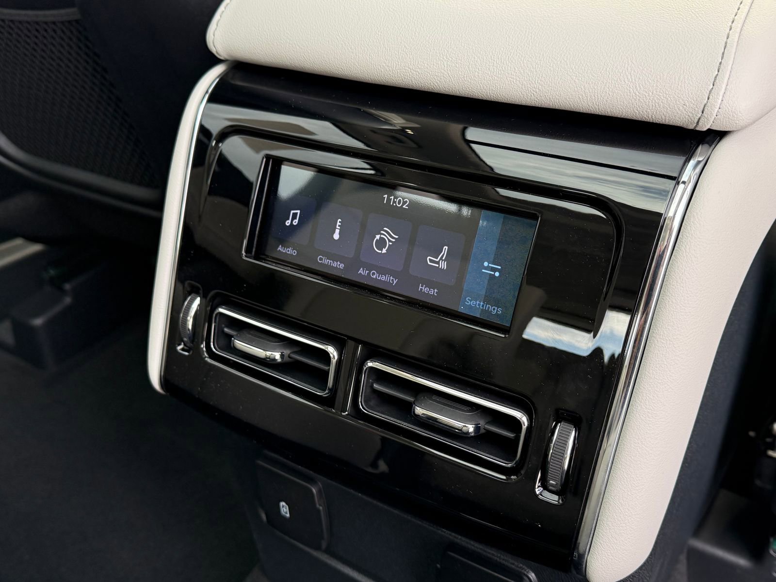 New 2026 Lincoln Aviator AWD image 13