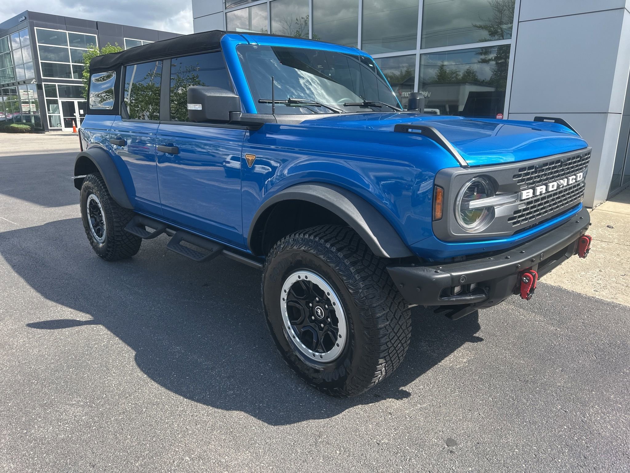 Used 2023 Ford Bronco Badlands AWD/4WD image 3