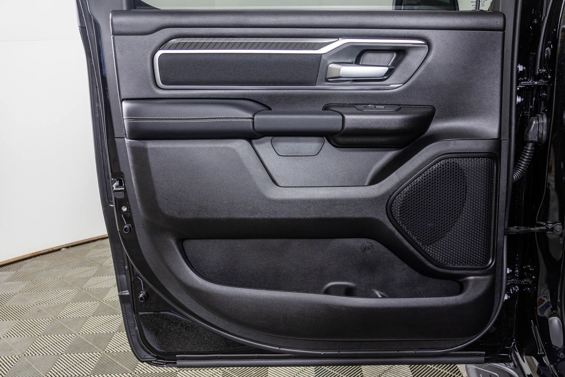 New 2026 RAM 1500 4x4 Crew Cab image 39