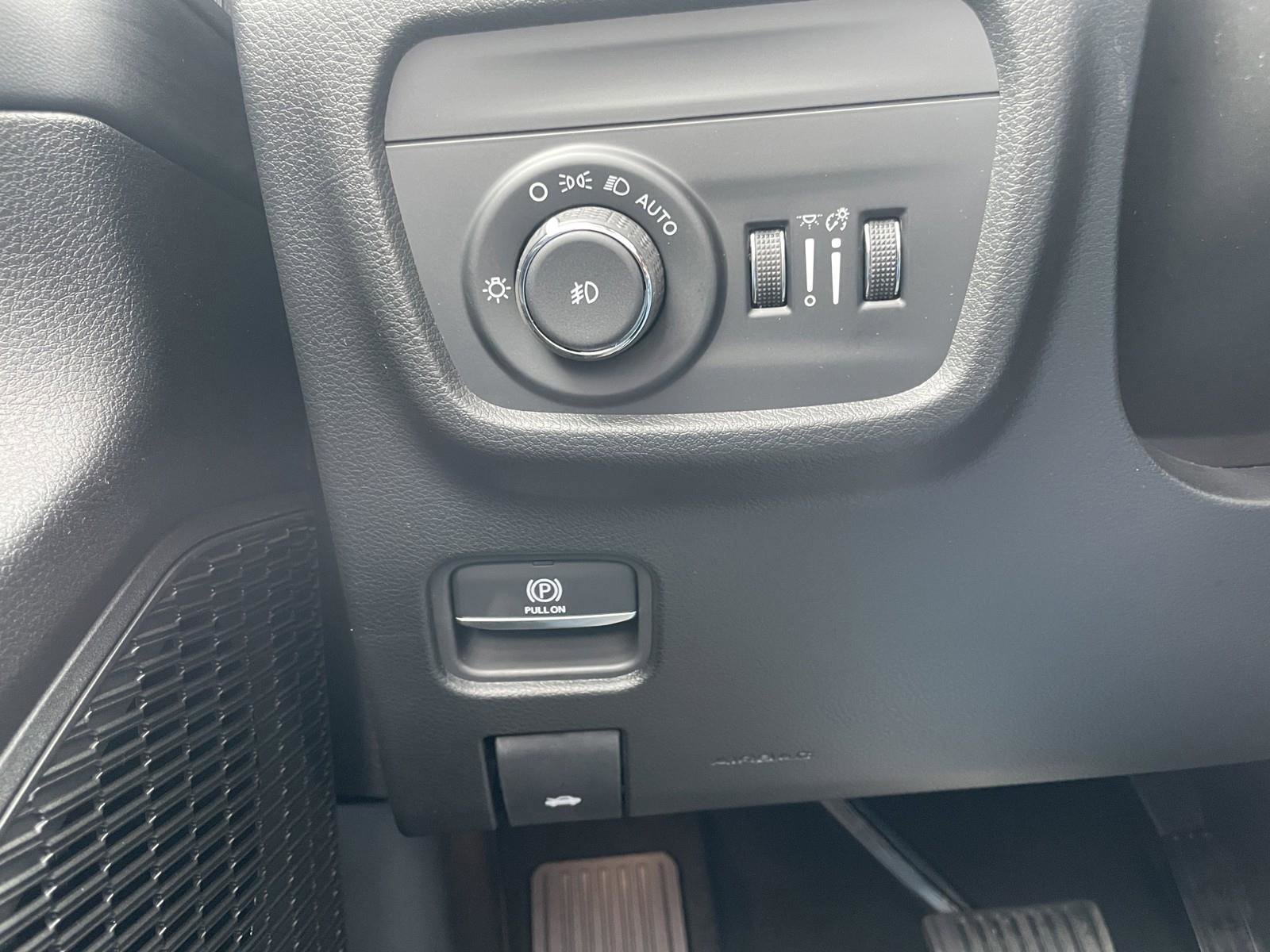 New 2025 Jeep Grand Cherokee Limited w/ Luxury Tech Group II image 23