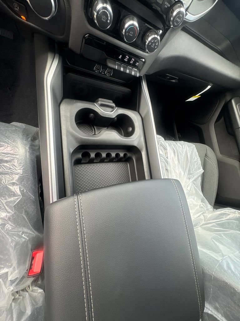 New 2026 RAM 1500 Express AWD/4WD image 25