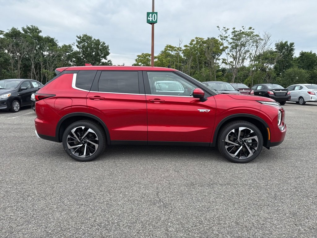 New 2025 Mitsubishi Outlander SE image 3