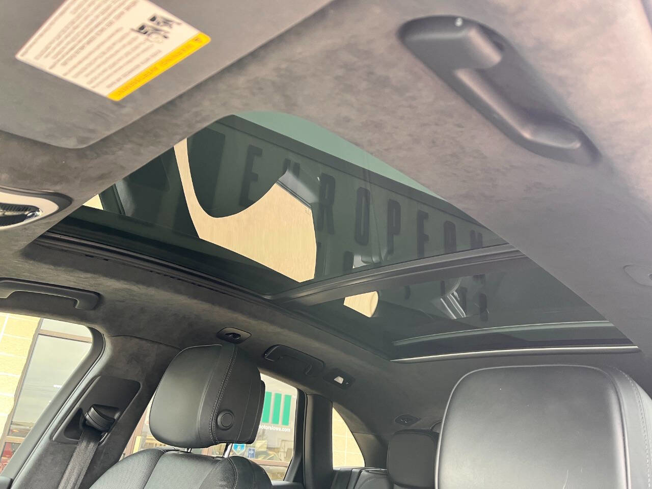 Used 2015 Porsche Macan Turbo image 23