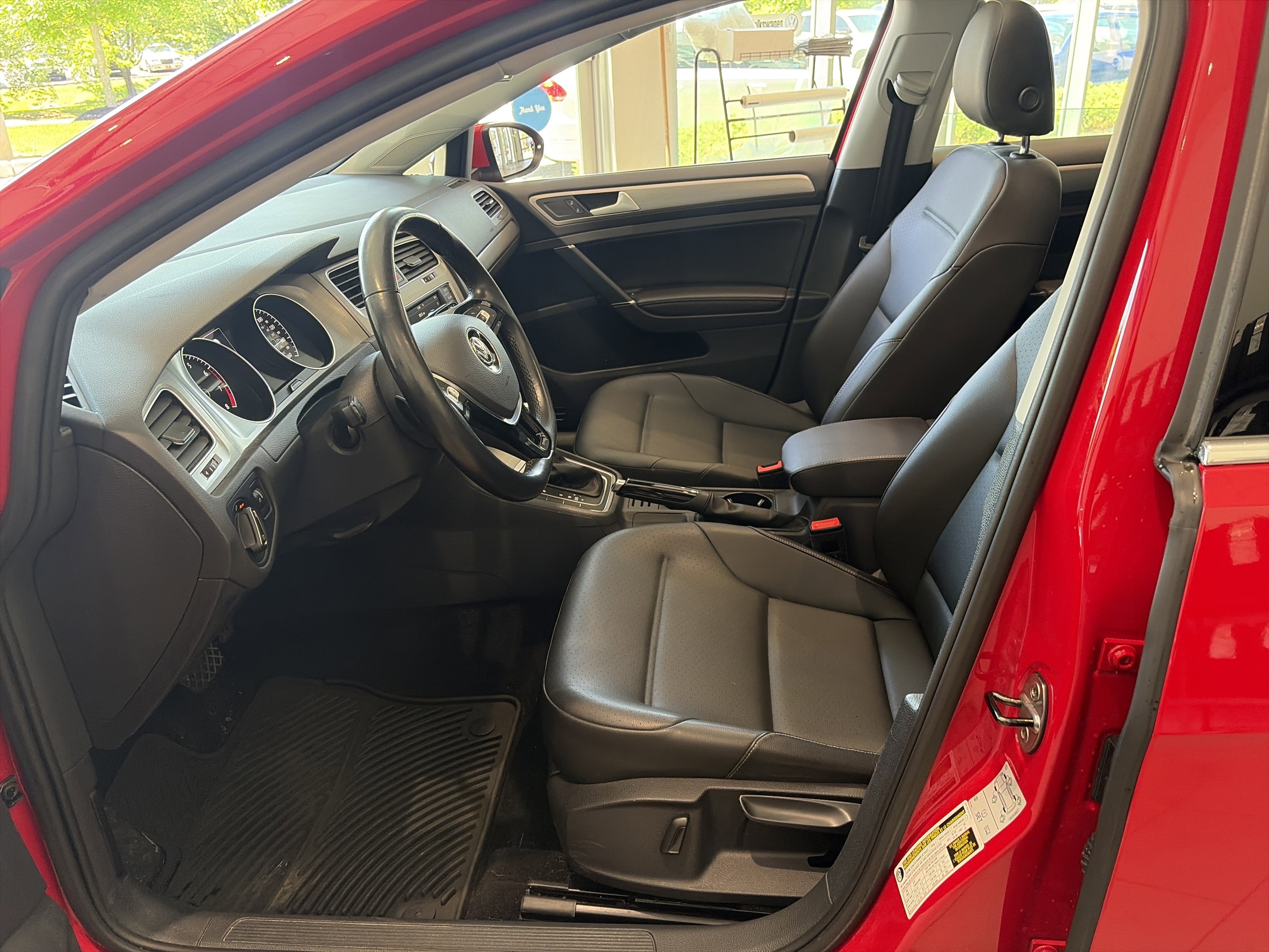 Used 2016 Volkswagen Golf Limited Edition FWD image 18