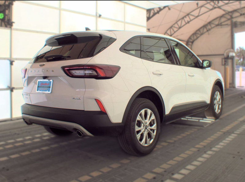 Used 2025 Ford Escape Active AWD/4WD image 3