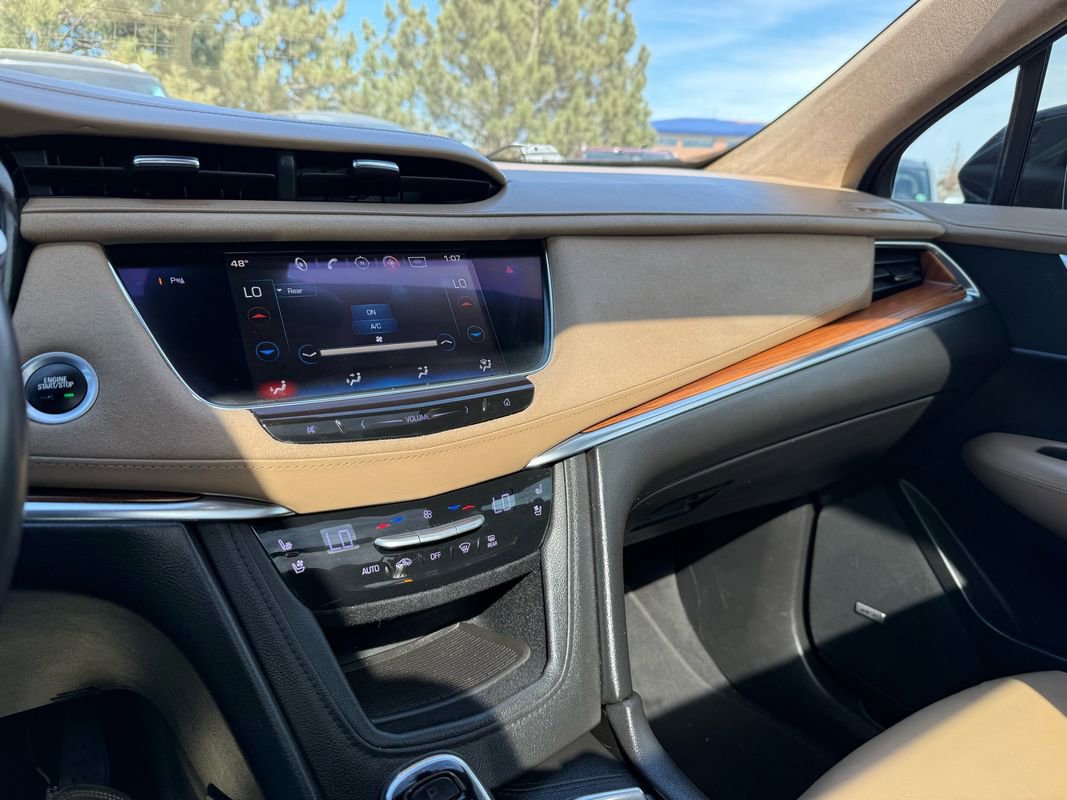 Used 2017 Cadillac XT5 Platinum AWD/4WD image 29