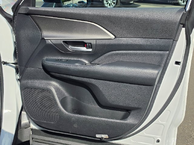 Used 2024 Toyota Grand Highlander AWD image 10