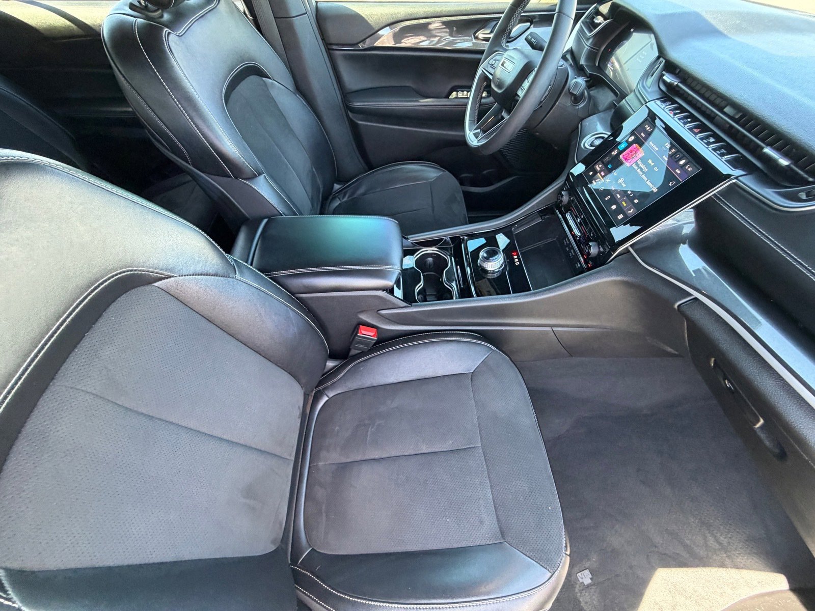 Used 2023 Jeep Grand Cherokee L Laredo AWD/4WD image 11