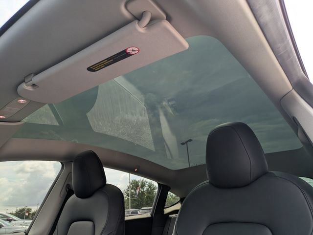 Used 2022 Tesla Model Y Long Range AWD/4WD image 17