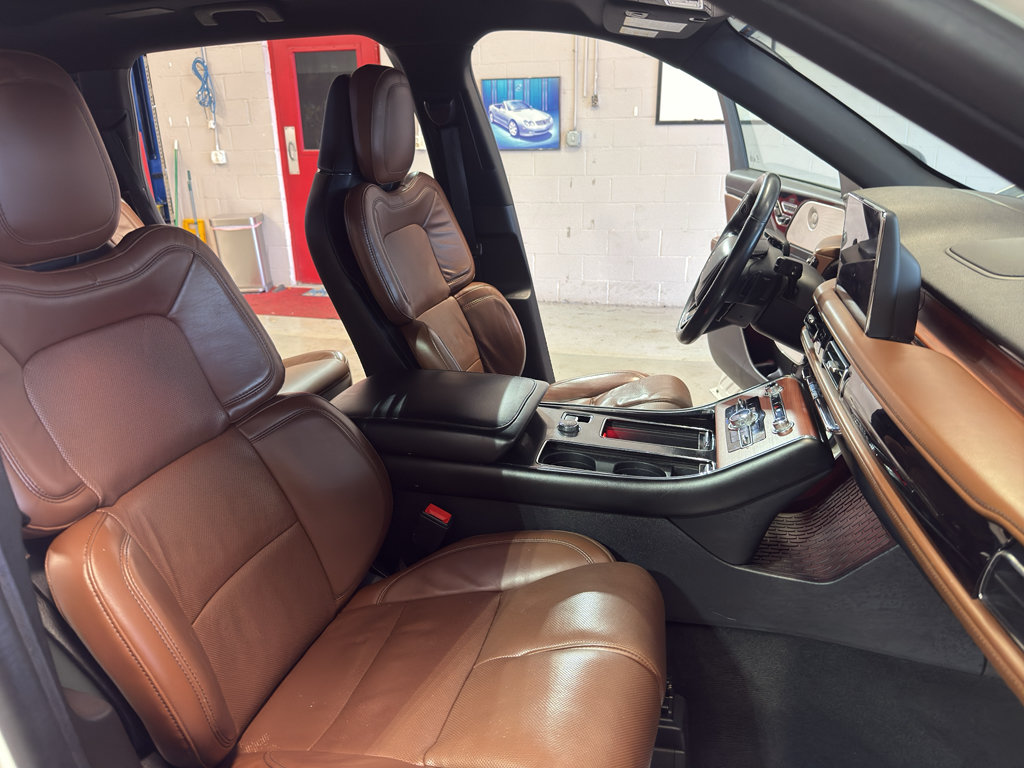 Used 2021 Lincoln Aviator Reserve AWD/4WD image 23
