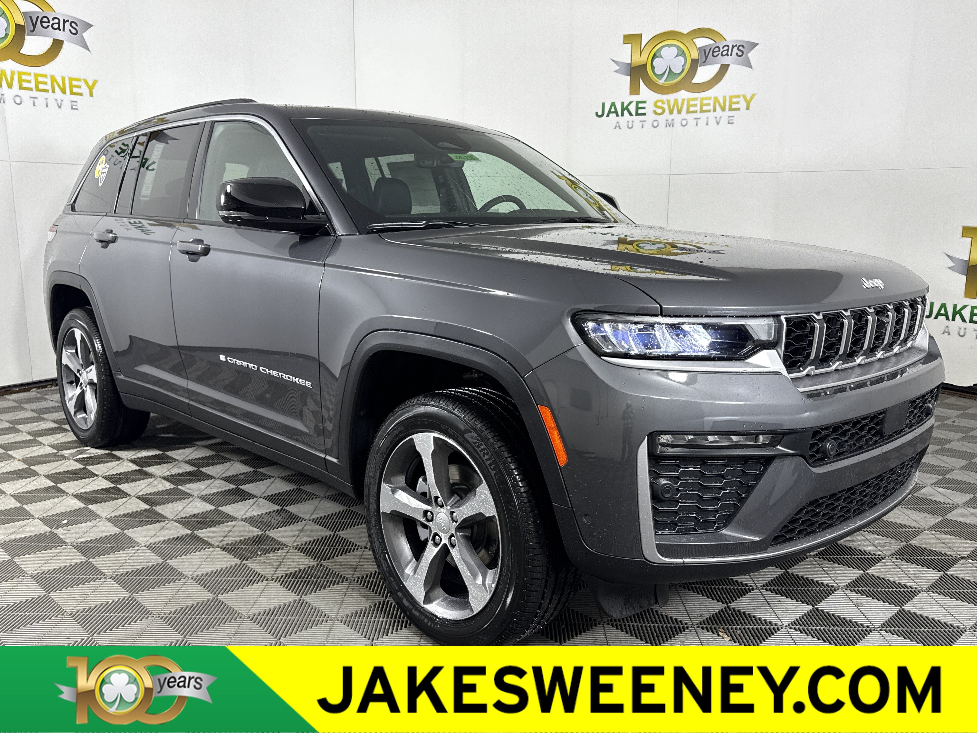 New 2026 Jeep Grand Cherokee Limited w/ Luxury Tech Group II AWD/4WD image 1