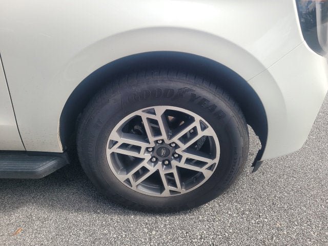 Used 2025 Ford Expedition Active RWD image 25