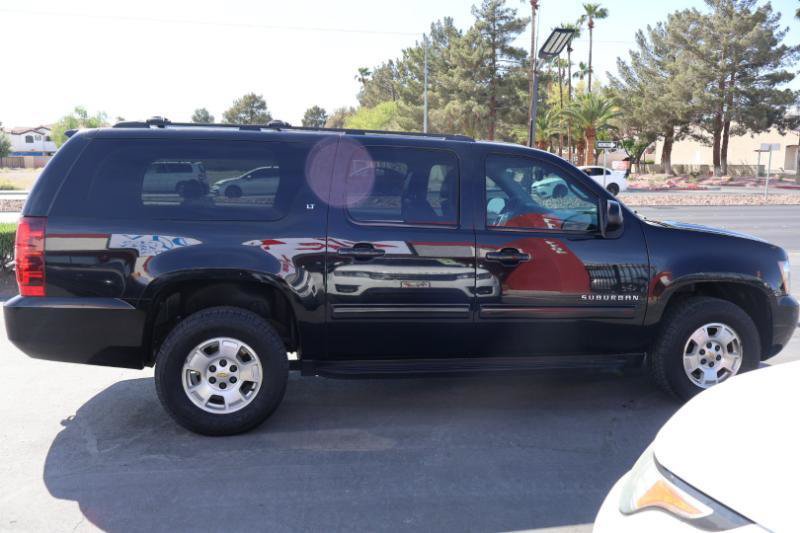 Used 2014 Chevrolet Suburban LT AWD/4WD image 8