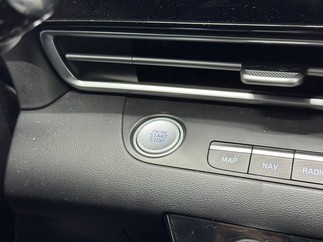 Used 2023 Hyundai Elantra SEL w/ Convenience Package image 25