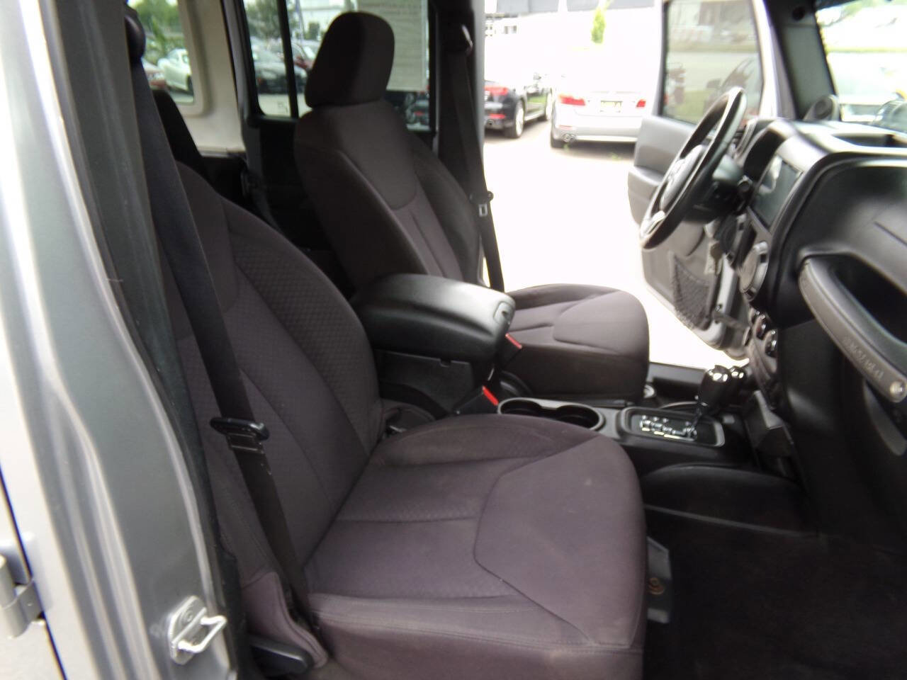 Used 2013 Jeep Wrangler Unlimited Sport w/ Connectivity Group image 29