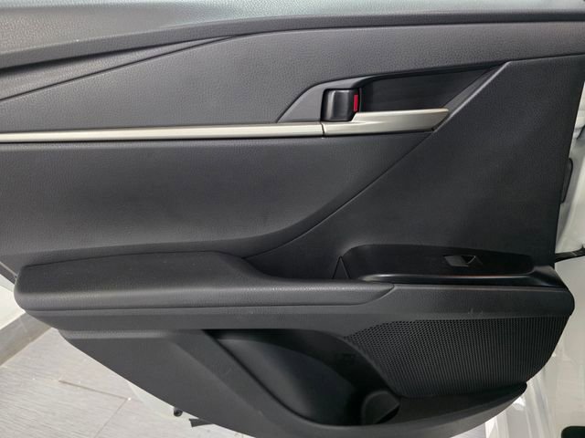 Used 2025 Toyota Camry SE FWD image 12