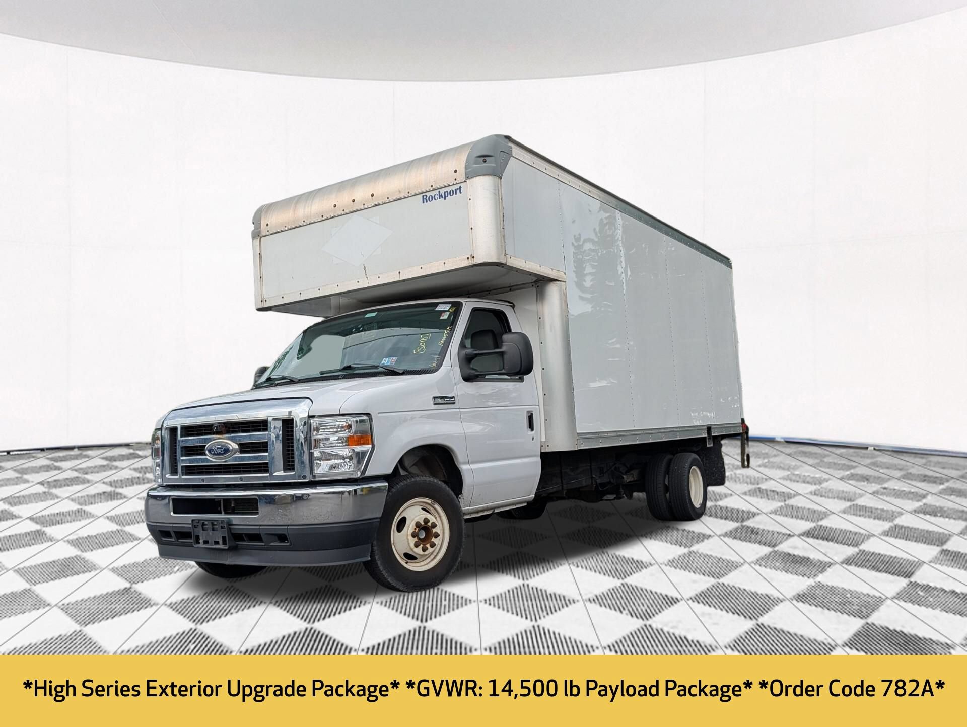Used 2021 Ford E-450 and Econoline 450 Super Duty RWD image 2