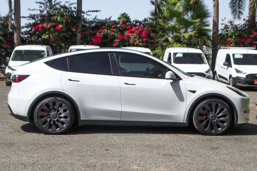 Used 2023 Tesla Model Y Performance AWD/4WD image 11