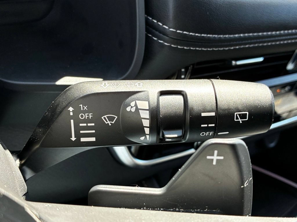 Used 2025 Nissan Rogue Platinum w/ Platinum Premium Package AWD/4WD image 17