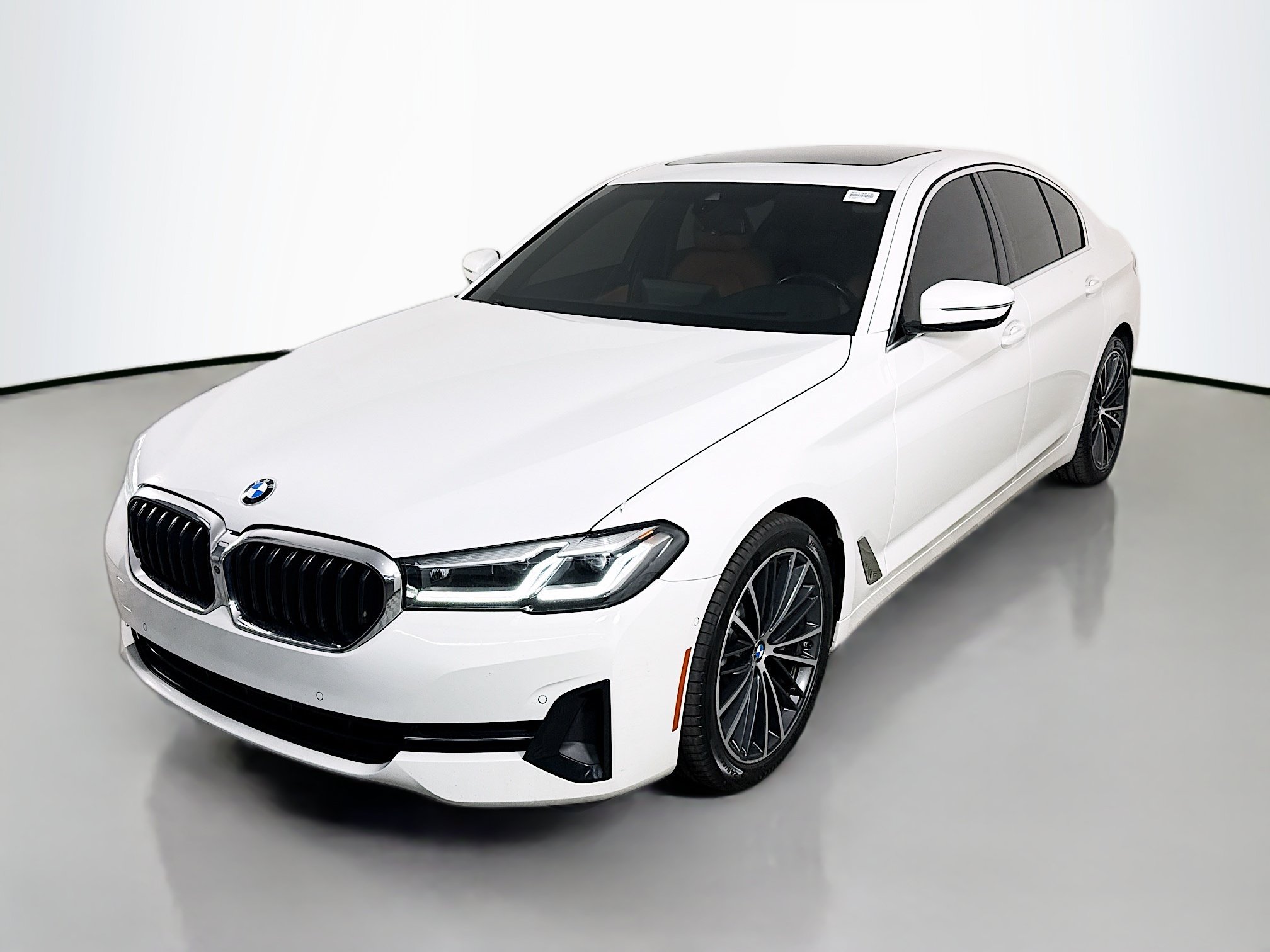 Used 2021 BMW 530i w/ Premium Package RWD image 4