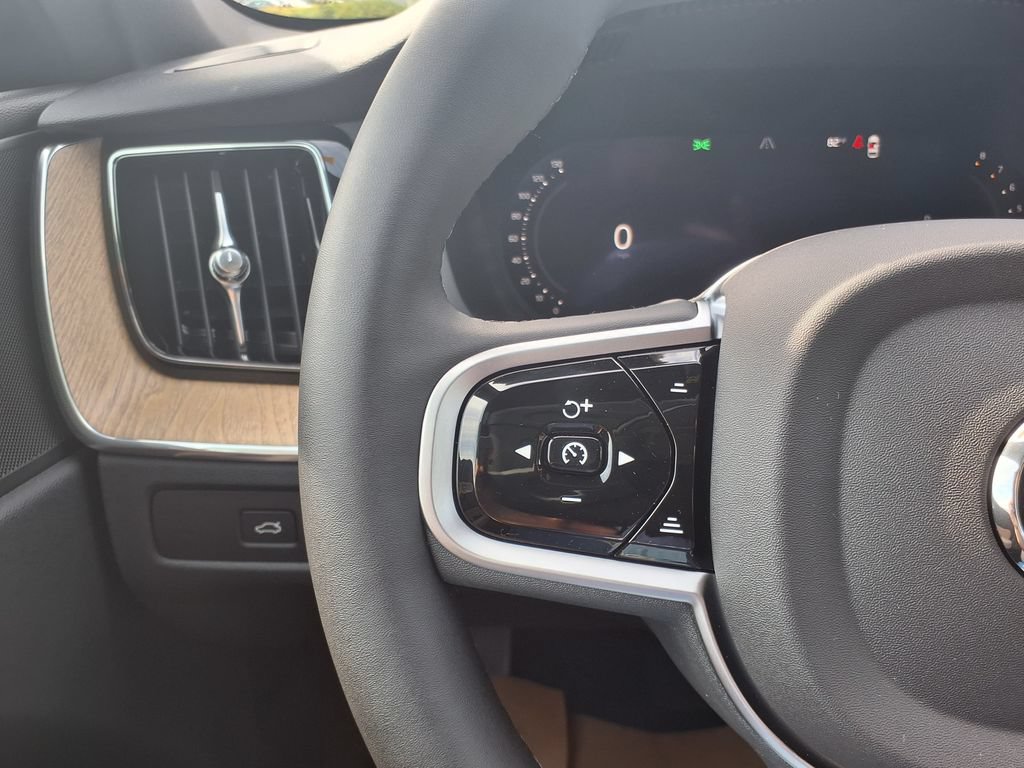 New 2026 Volvo XC60 B5 Plus w/ Protection Package Premier AWD/4WD image 20