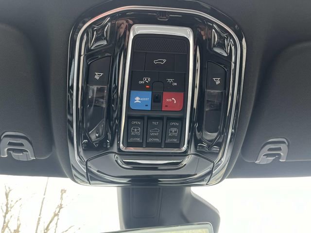 New 2026 Jeep Grand Wagoneer Summit w/ Premium Group III image 35