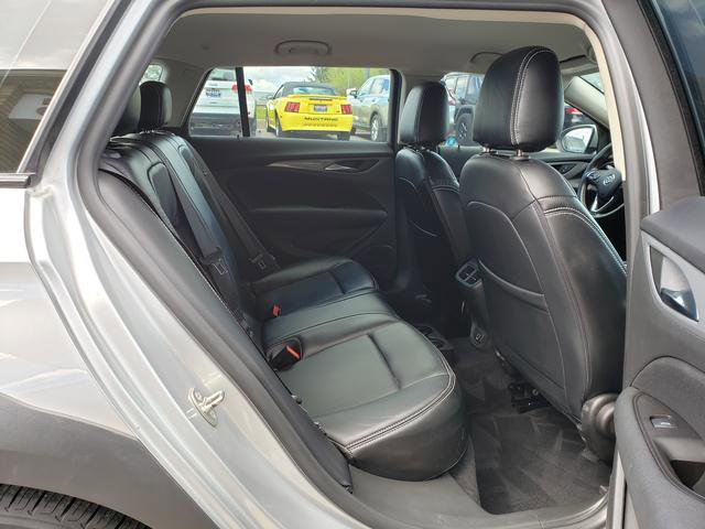 Used 2019 Buick Regal Preferred w/ Sights and Sounds Package image 16