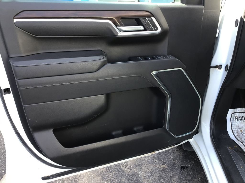 Used 2025 GMC Sierra 1500 SLT AWD/4WD image 10