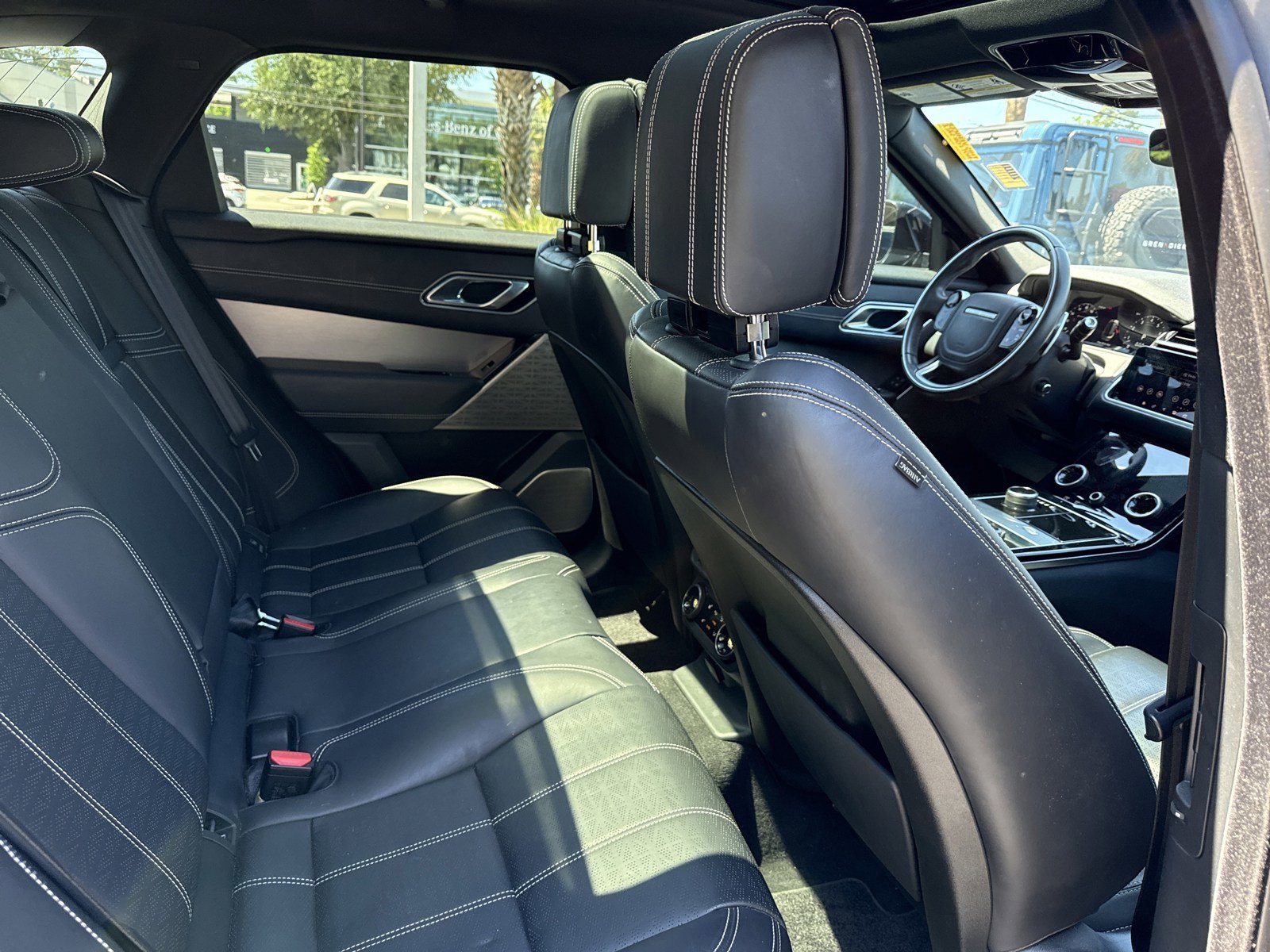 Used 2019 Land Rover Range Rover Velar R-Dynamic HSE AWD/4WD image 32