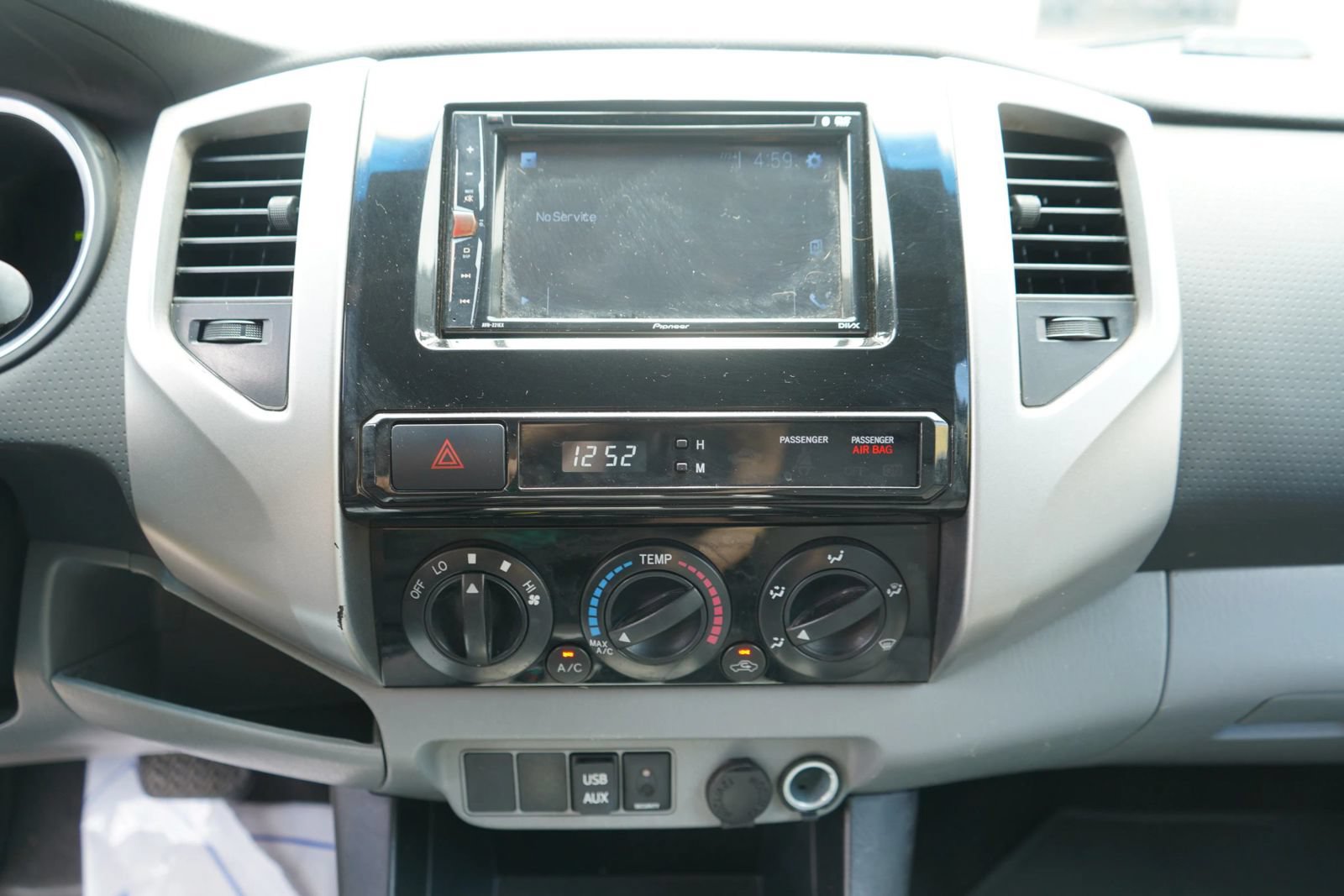 Used 2014 Toyota Tacoma PreRunner RWD image 11