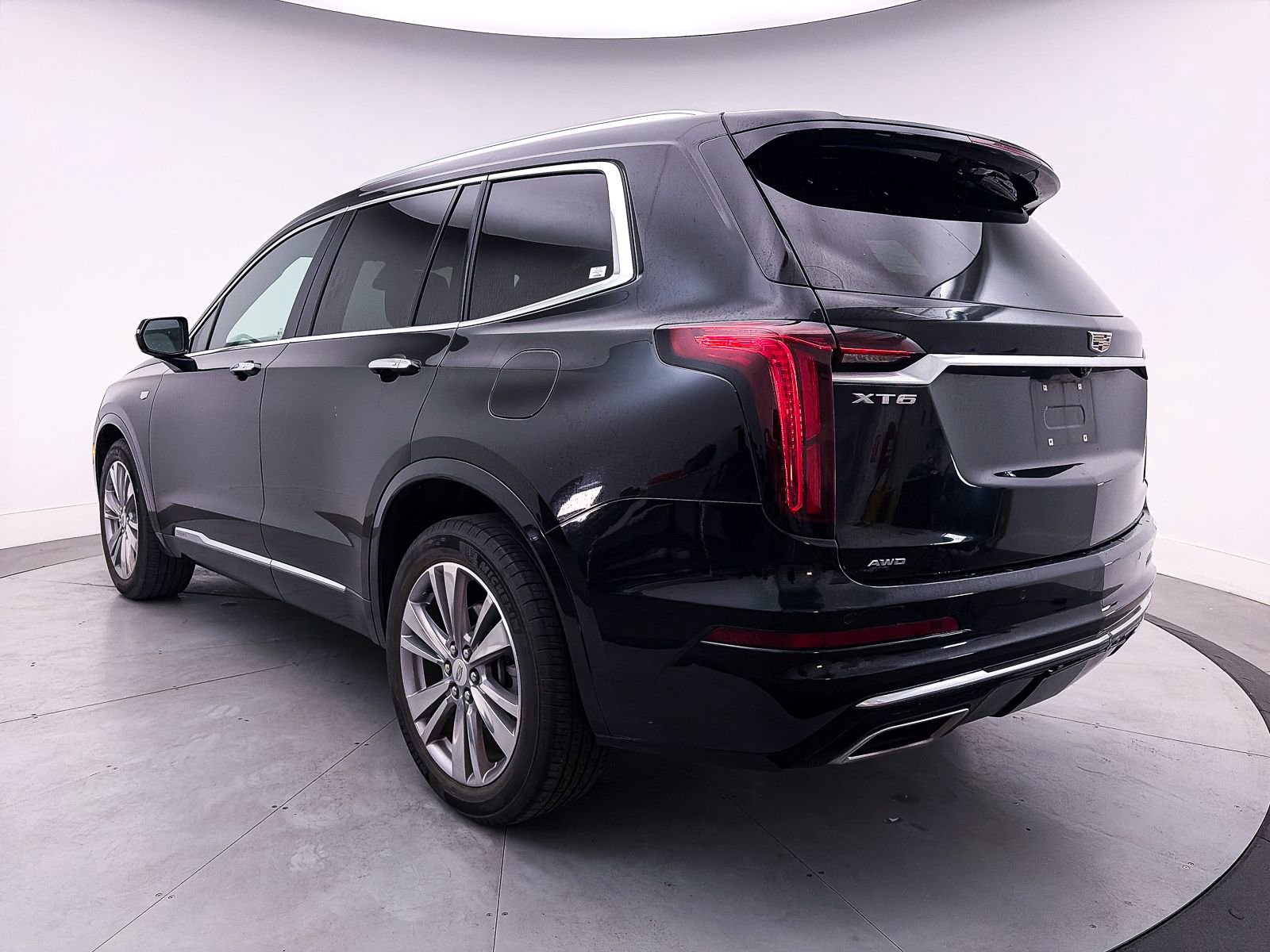 Used 2023 Cadillac XT6 Premium Luxury image 16